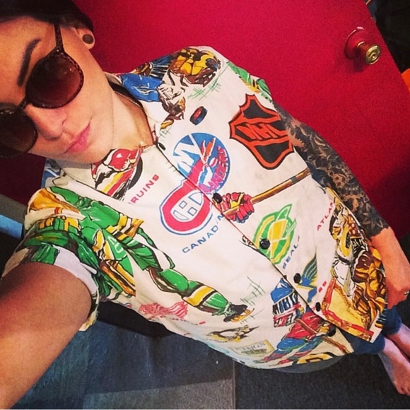 NHL early teams UPCYCLED ORIGINAL button down T-shirt - Picture 2 of 6